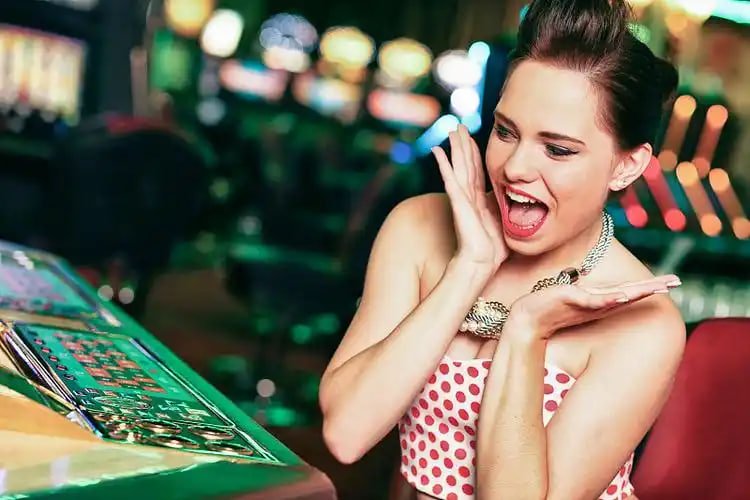 casino world লাইভ ক্যাসিনোতে যোগ দিন এবং বাংলাদেশে অনলাইন গেমিং উপভোগ করুন
